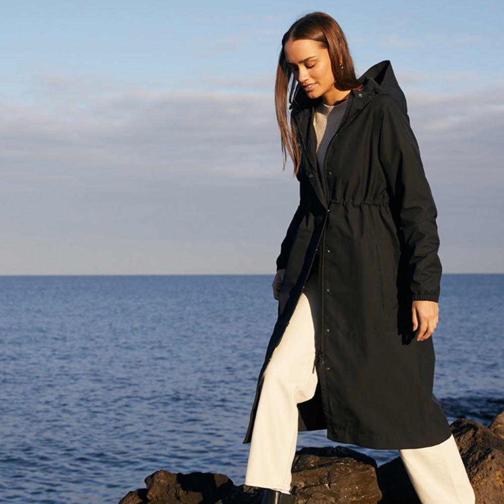 Amble_Outdoors_Below_the_Knee_Raincoat_Black_d0ae7161-99a3-4475-8e87-c36925b4c431.jpg